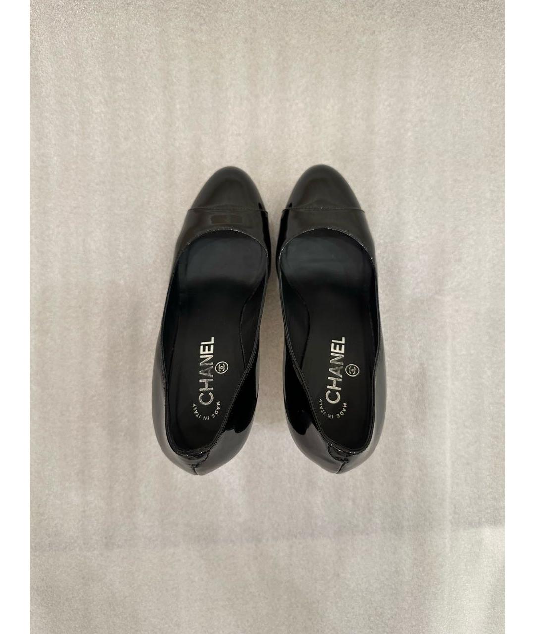 CHANEL Черные туфли из лакированной кожи, фото 3