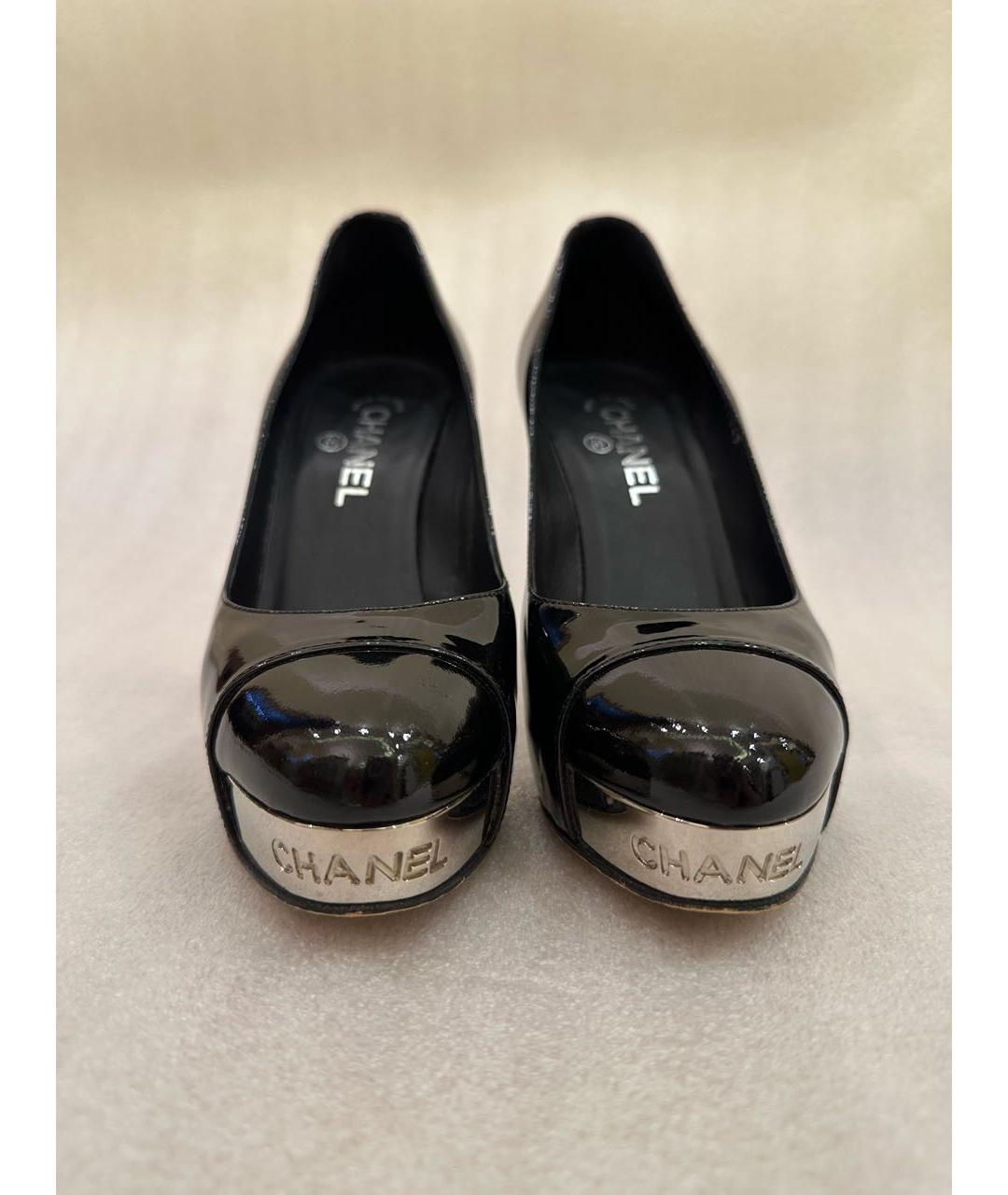 CHANEL Черные туфли из лакированной кожи, фото 2