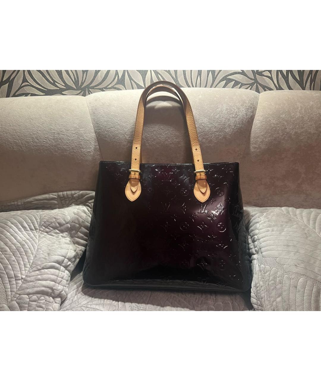 LOUIS VUITTON Бордовая сумка с короткими ручками из лакированной кожи, фото 9