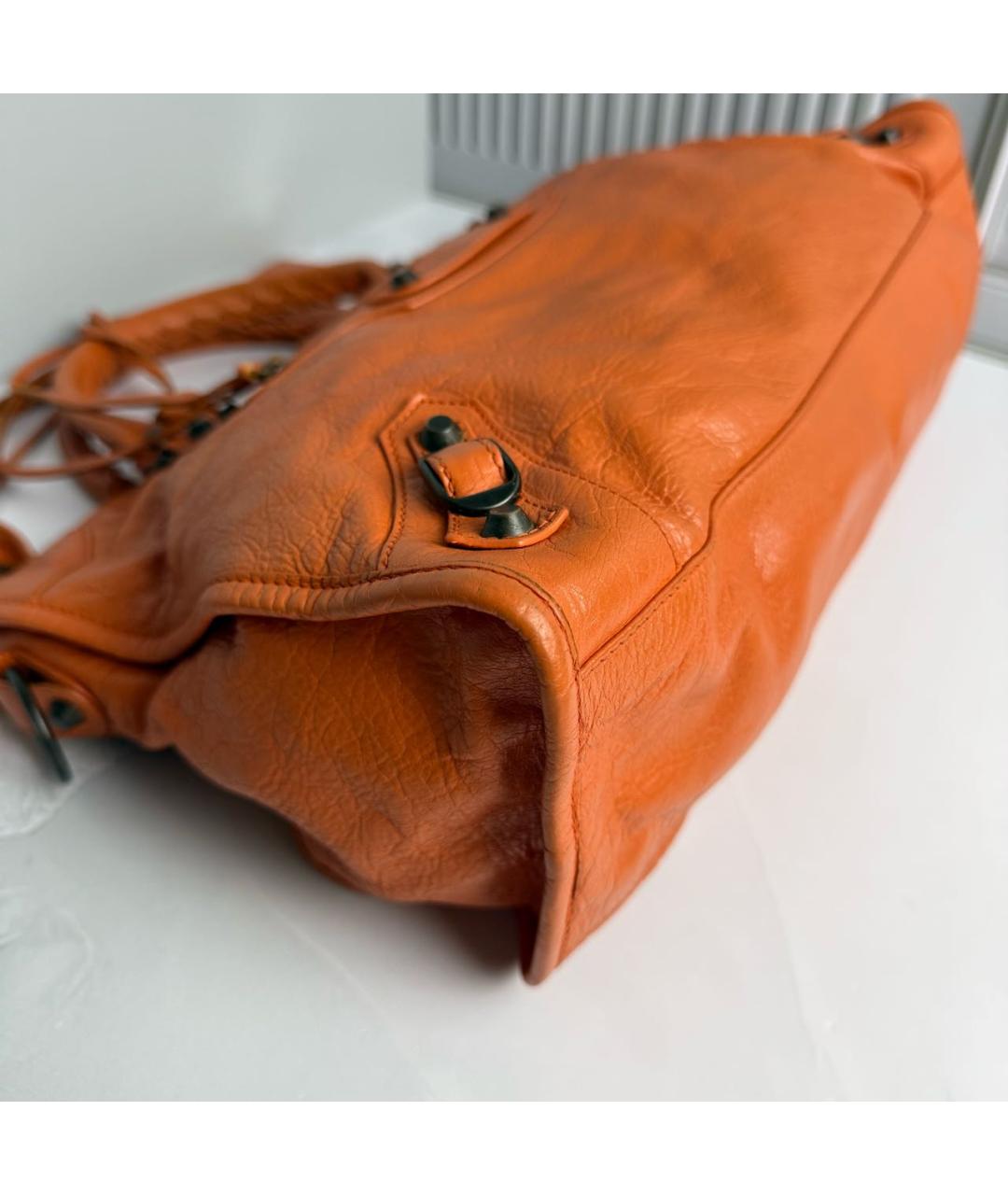 BALENCIAGA Оранжевая кожаная сумка с короткими ручками, фото 5