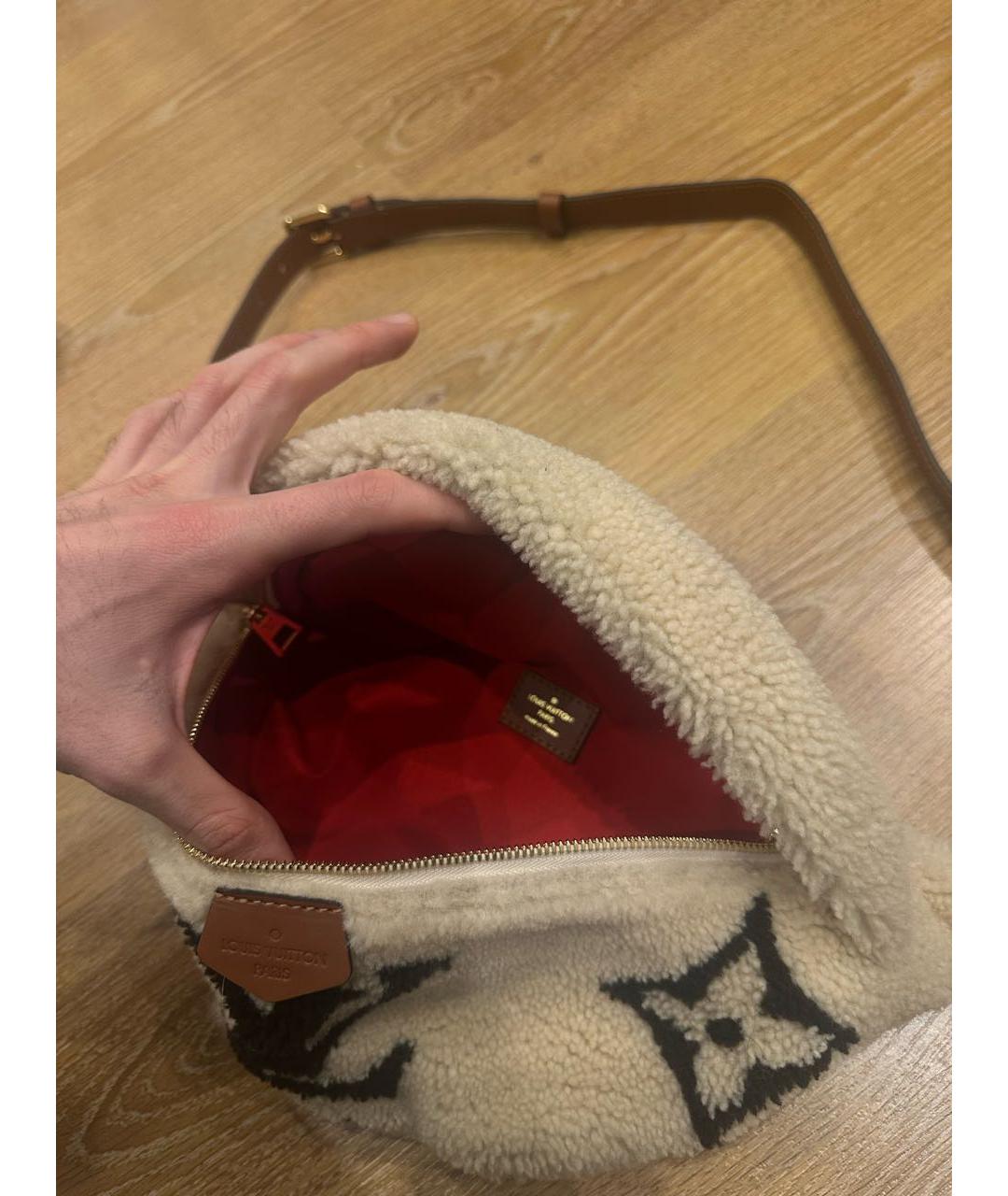 LOUIS VUITTON Бежевая меховая поясная сумка, фото 4