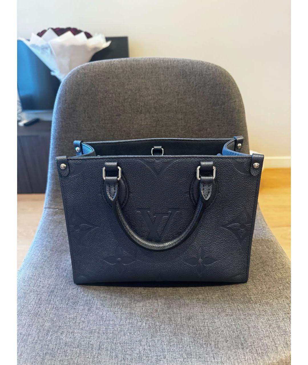 LOUIS VUITTON Темно-синяя кожаная сумка с короткими ручками, фото 3
