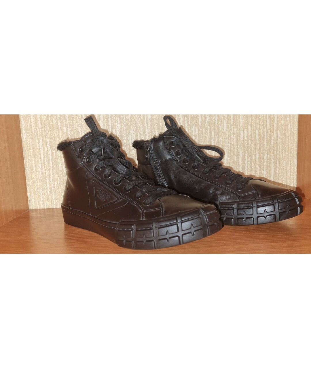 PRADA Черные кожаные высокие кроссовки / кеды, фото 2