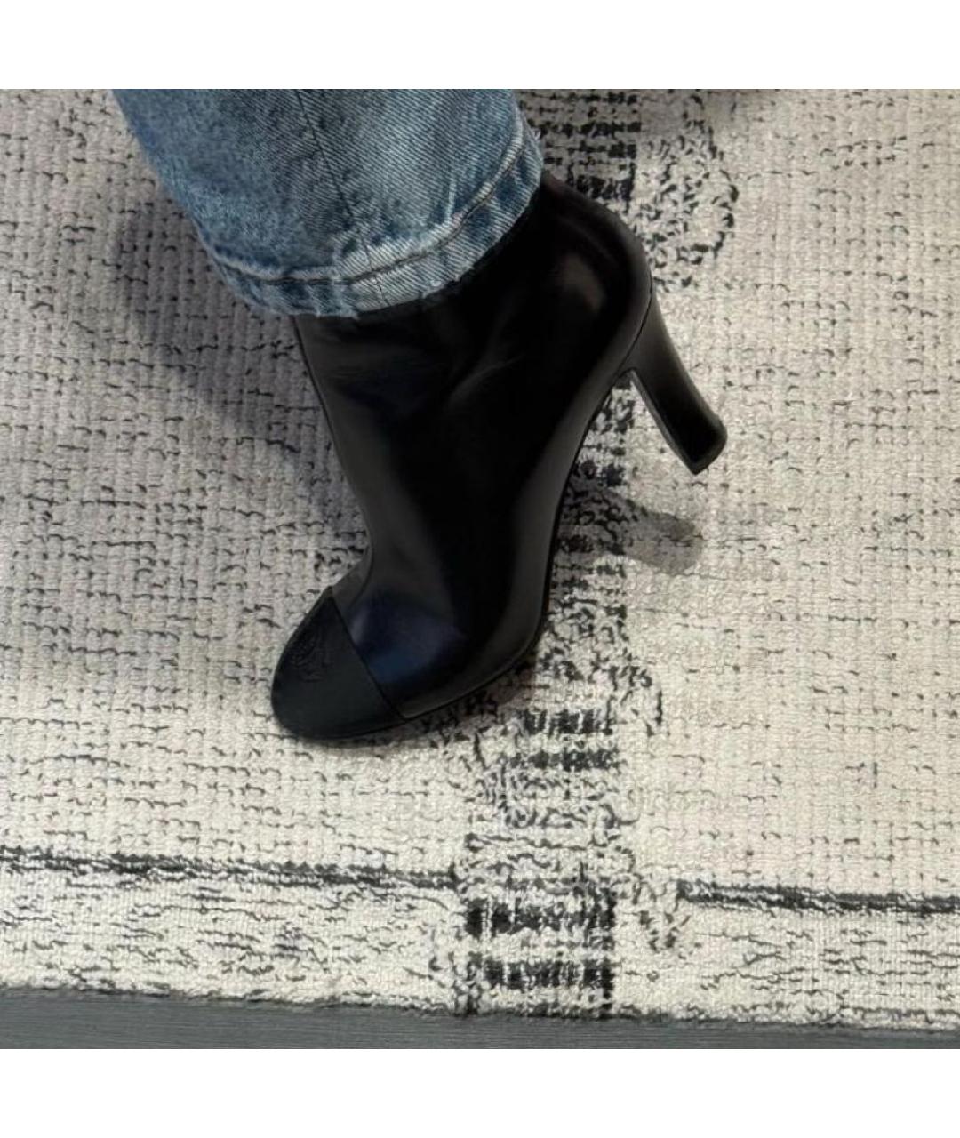 CHANEL Черные кожаные ботильоны, фото 5