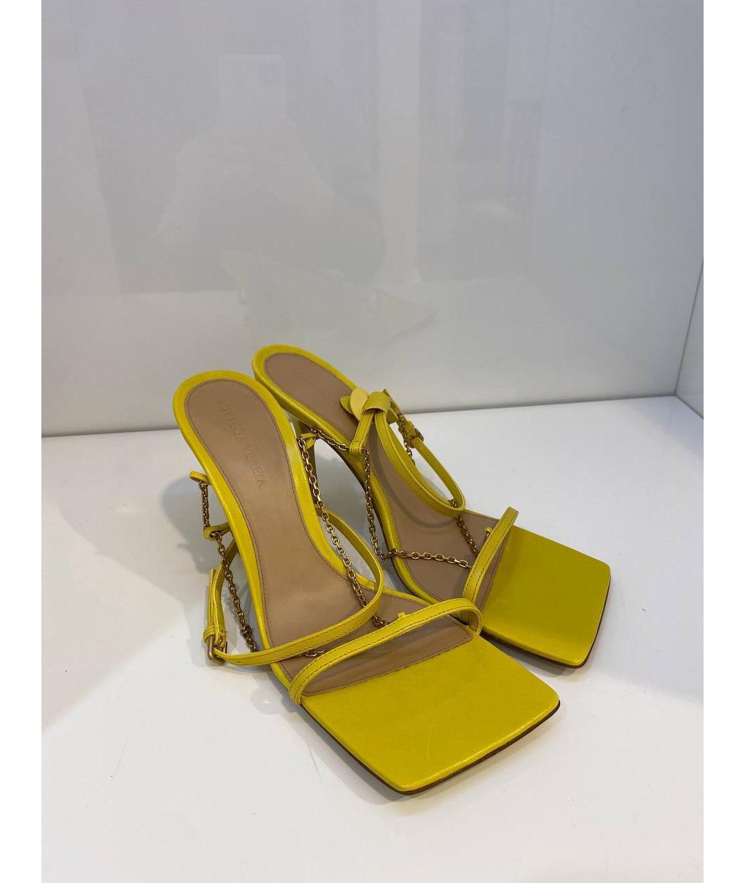 BOTTEGA VENETA Желтые кожаные босоножки, фото 2