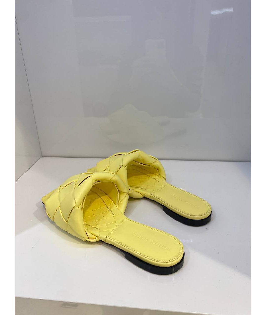 BOTTEGA VENETA Желтые кожаные шлепанцы, фото 4