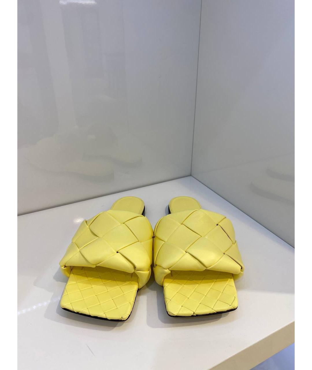 BOTTEGA VENETA Желтые кожаные шлепанцы, фото 3
