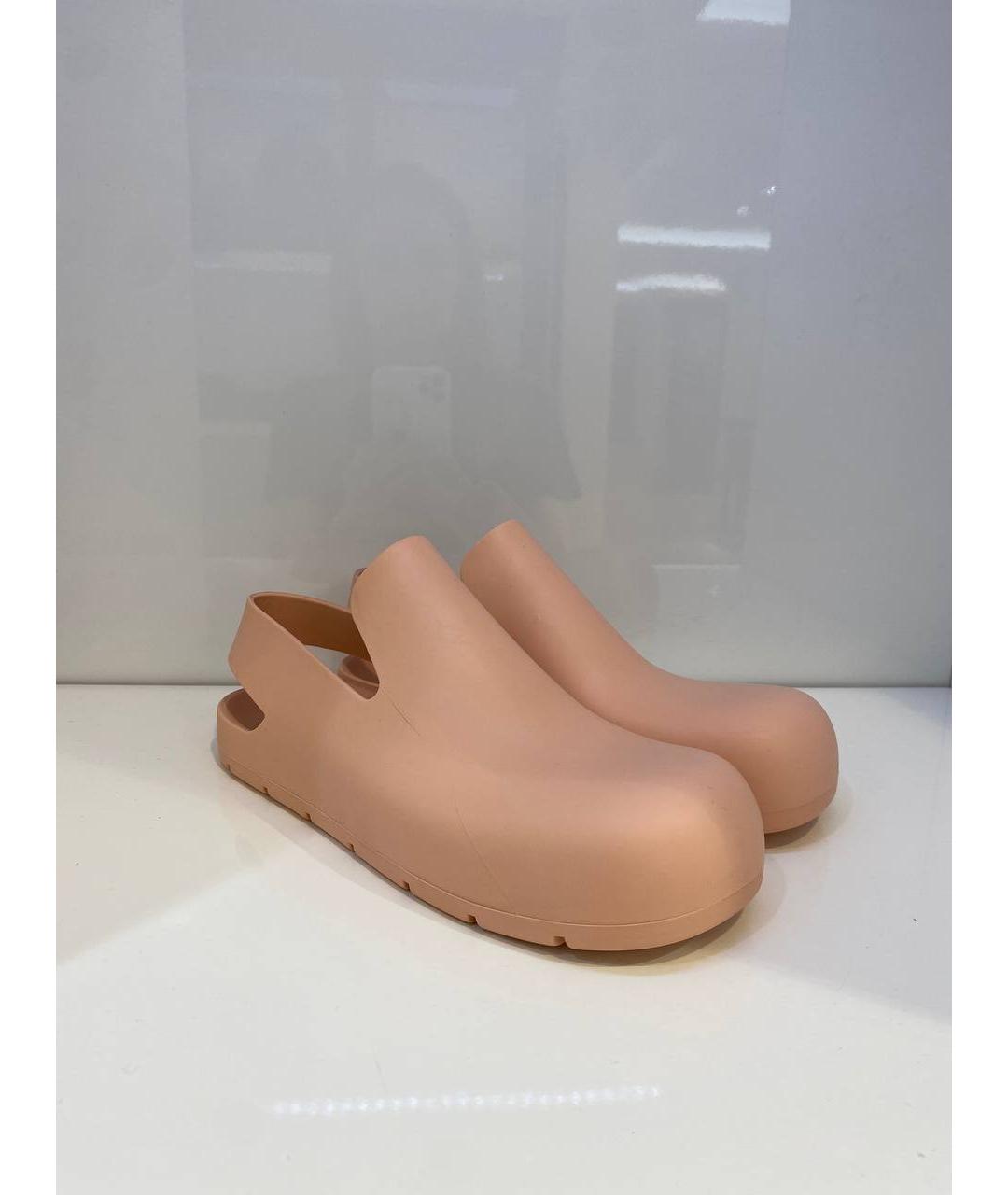 BOTTEGA VENETA Розовые резиновые сабо, фото 2