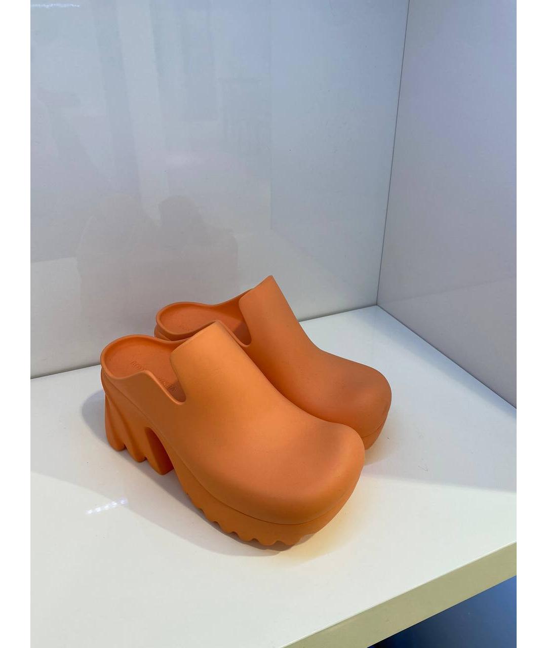 BOTTEGA VENETA Оранжевое резиновые сабо, фото 2