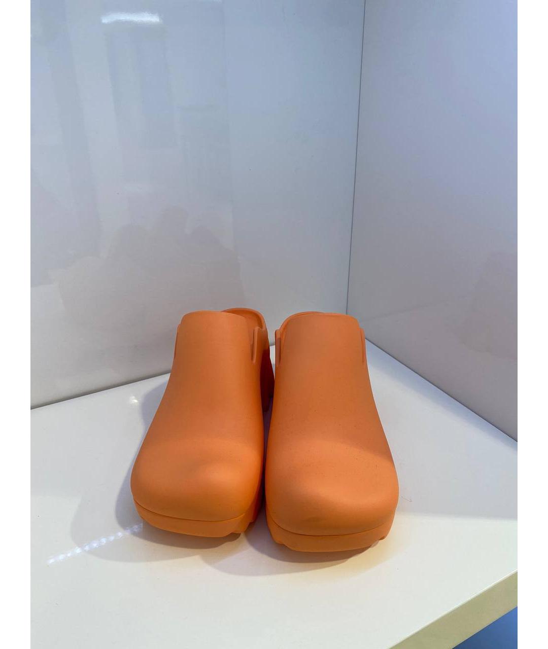 BOTTEGA VENETA Оранжевое резиновые сабо, фото 3