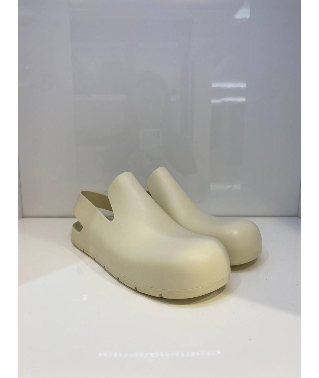 BOTTEGA VENETA Бежевые резиновые сабо, фото 2