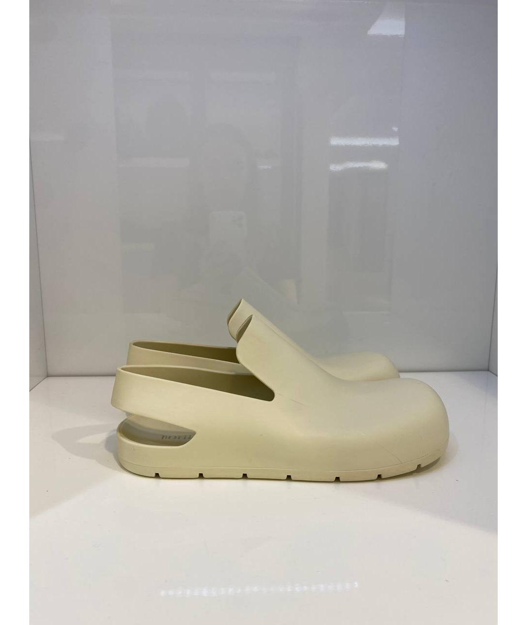 BOTTEGA VENETA Бежевые резиновые сабо, фото 3
