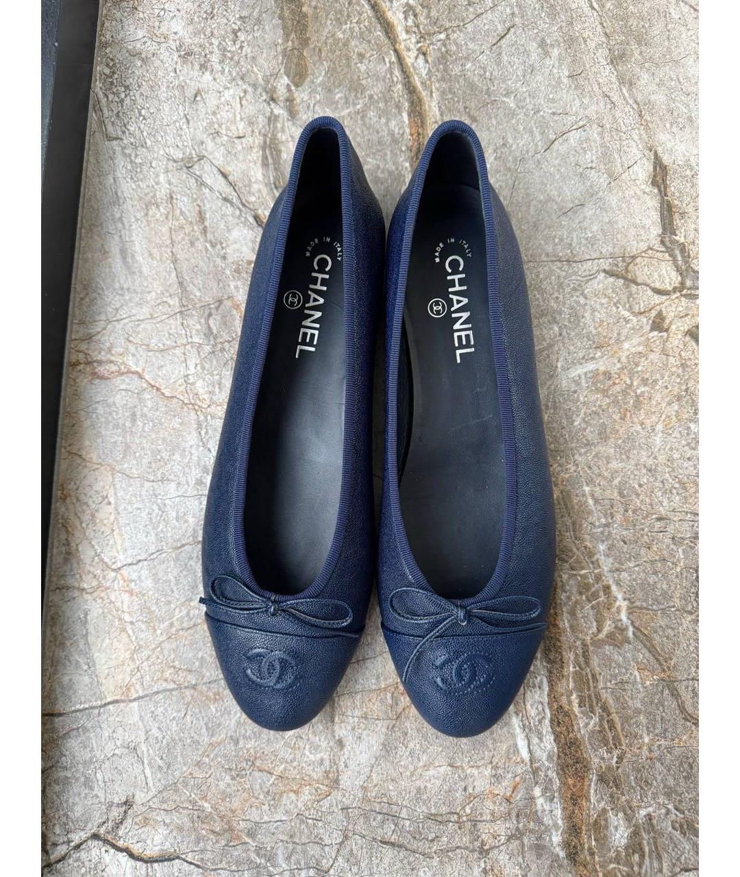 CHANEL Темно-синие кожаные балетки, фото 3