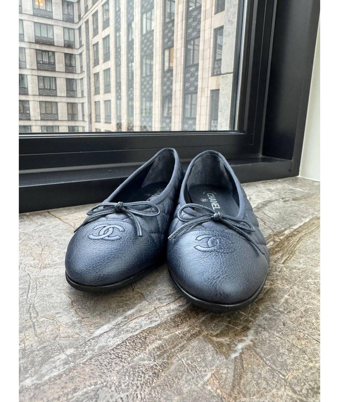 CHANEL Темно-синие кожаные балетки, фото 2