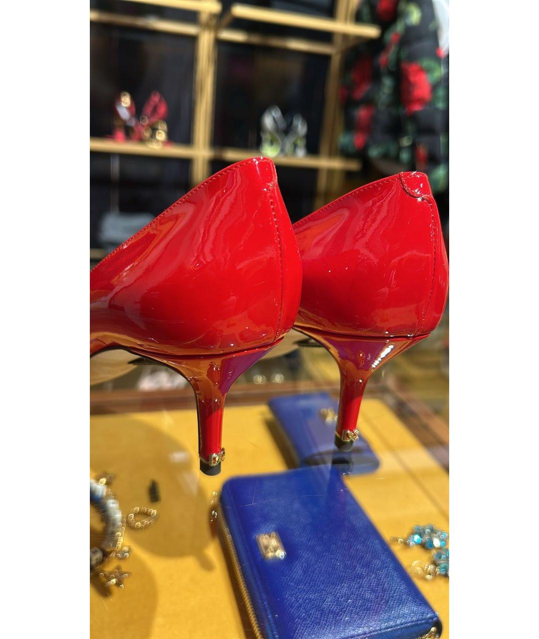 DOLCE&GABBANA Красные лодочки на низком каблуке из лакированной кожи, фото 5