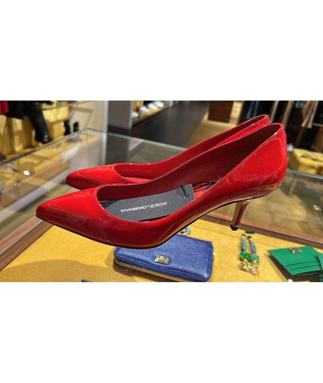 DOLCE&GABBANA Красные лодочки на низком каблуке из лакированной кожи, фото 4