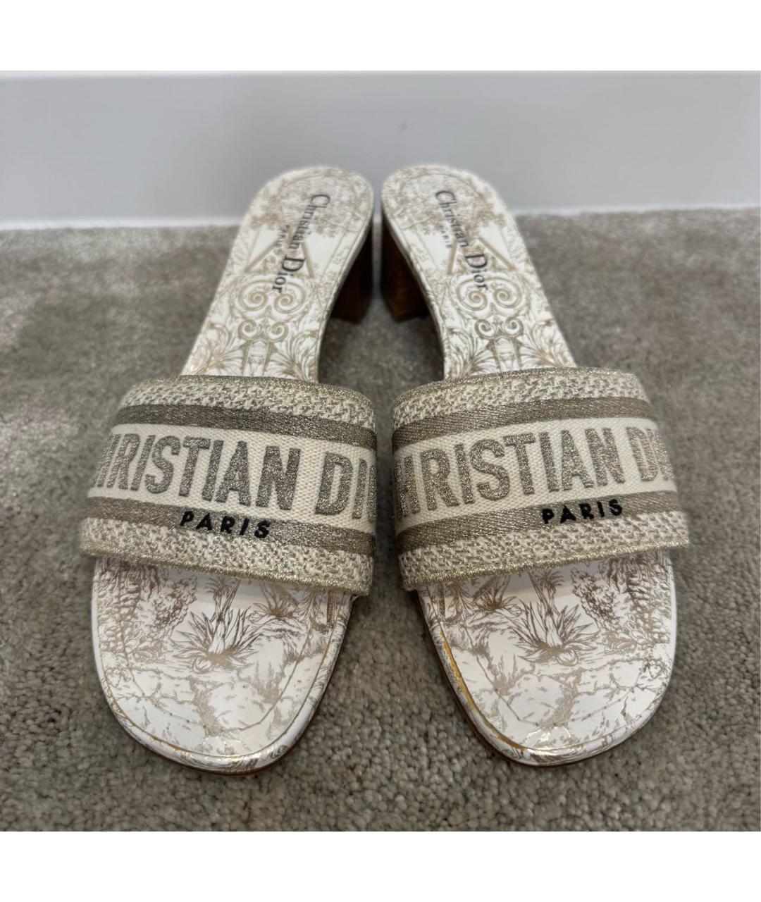 CHRISTIAN DIOR Золотые текстильные шлепанцы, фото 2