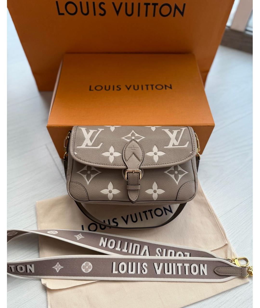 LOUIS VUITTON Бежевая кожаная сумка через плечо, фото 7