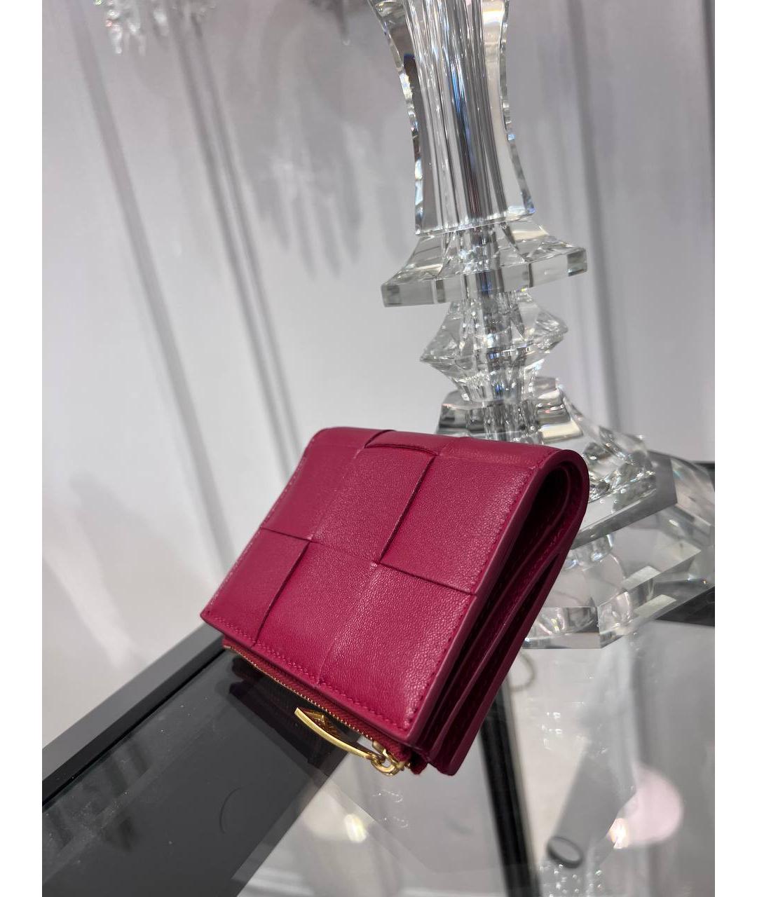 BOTTEGA VENETA Розовый кожаный кошелек, фото 4