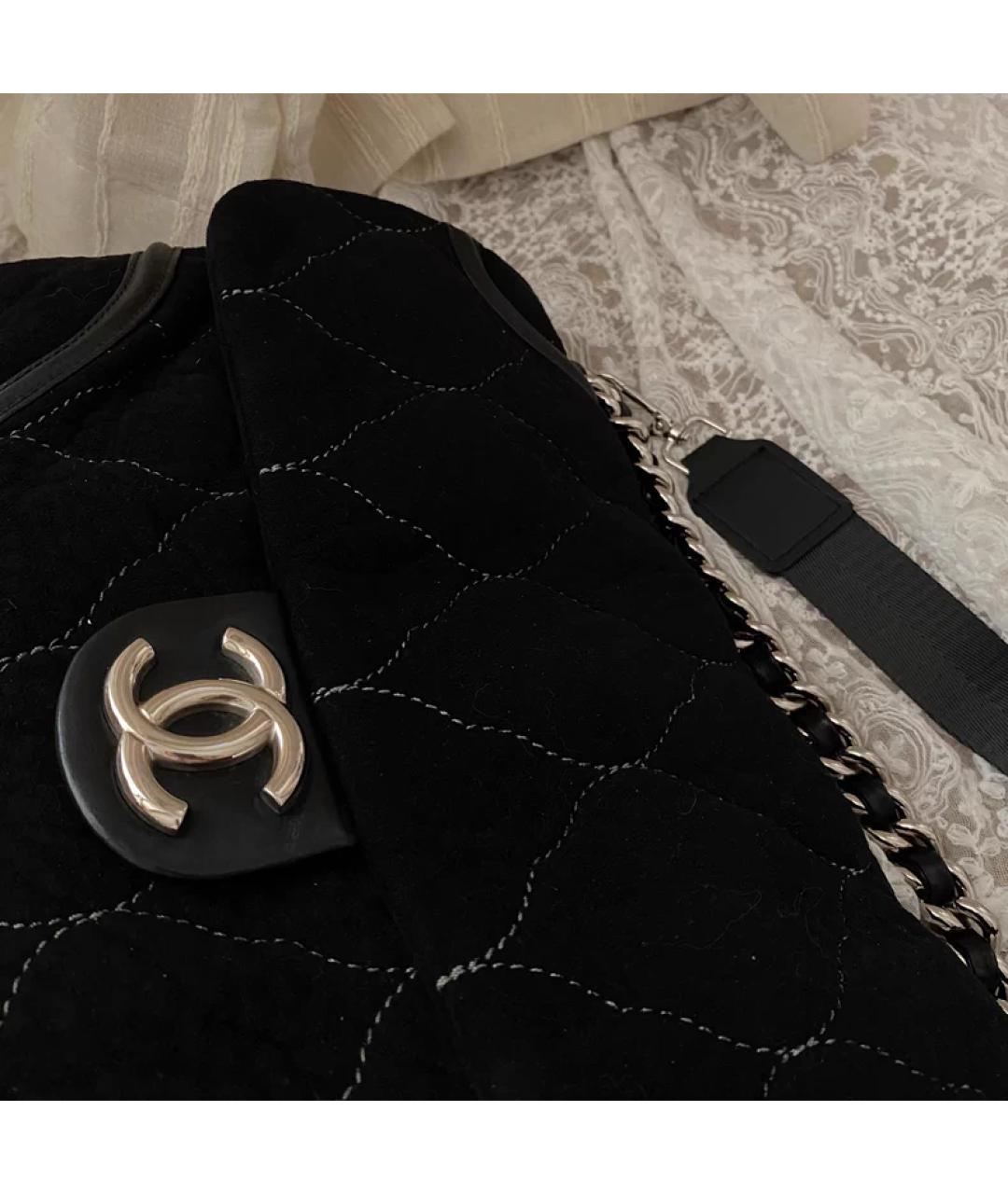 CHANEL Черная бархатная сумка с короткими ручками, фото 3
