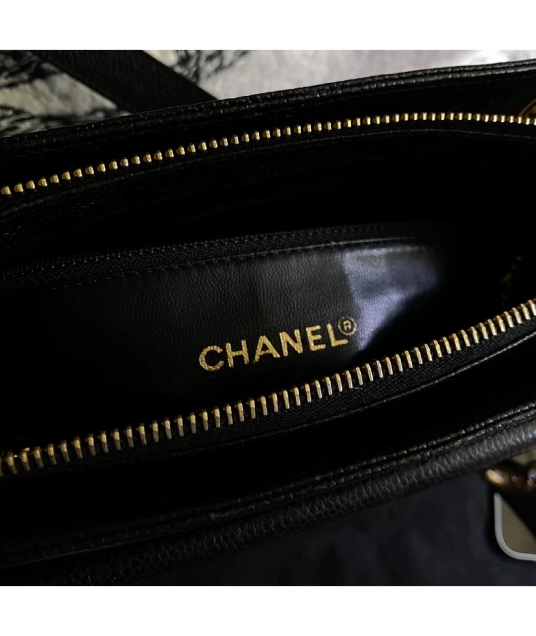 CHANEL Черная кожаная сумка с короткими ручками, фото 6