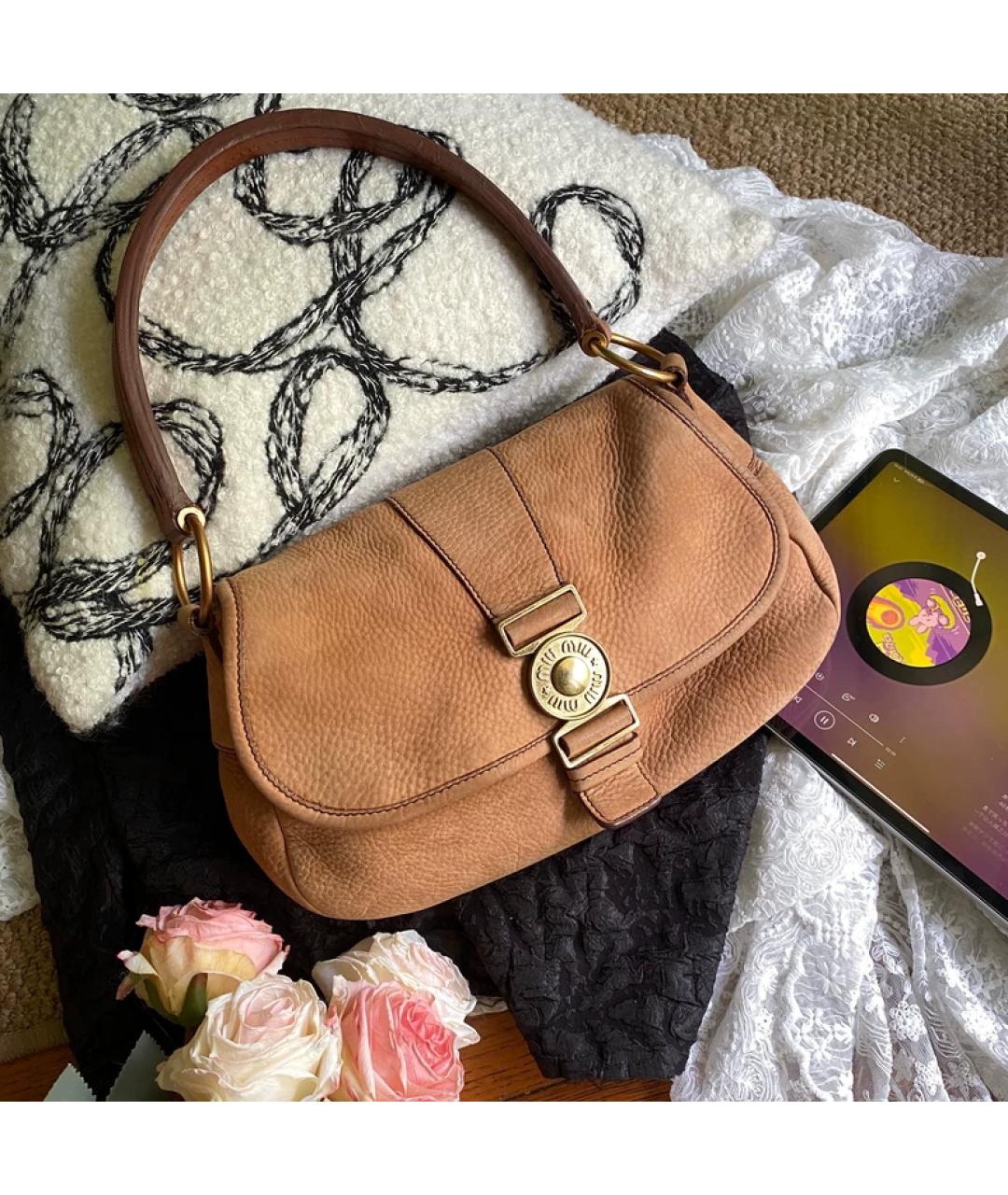 MIU MIU Бежевая замшевая сумка с короткими ручками, фото 8