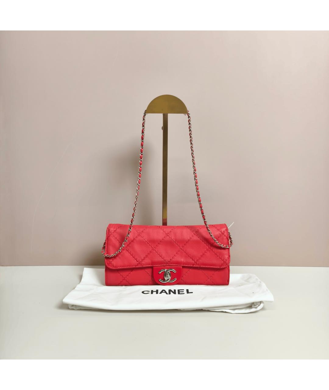 CHANEL Красная кожаная сумка через плечо, фото 4