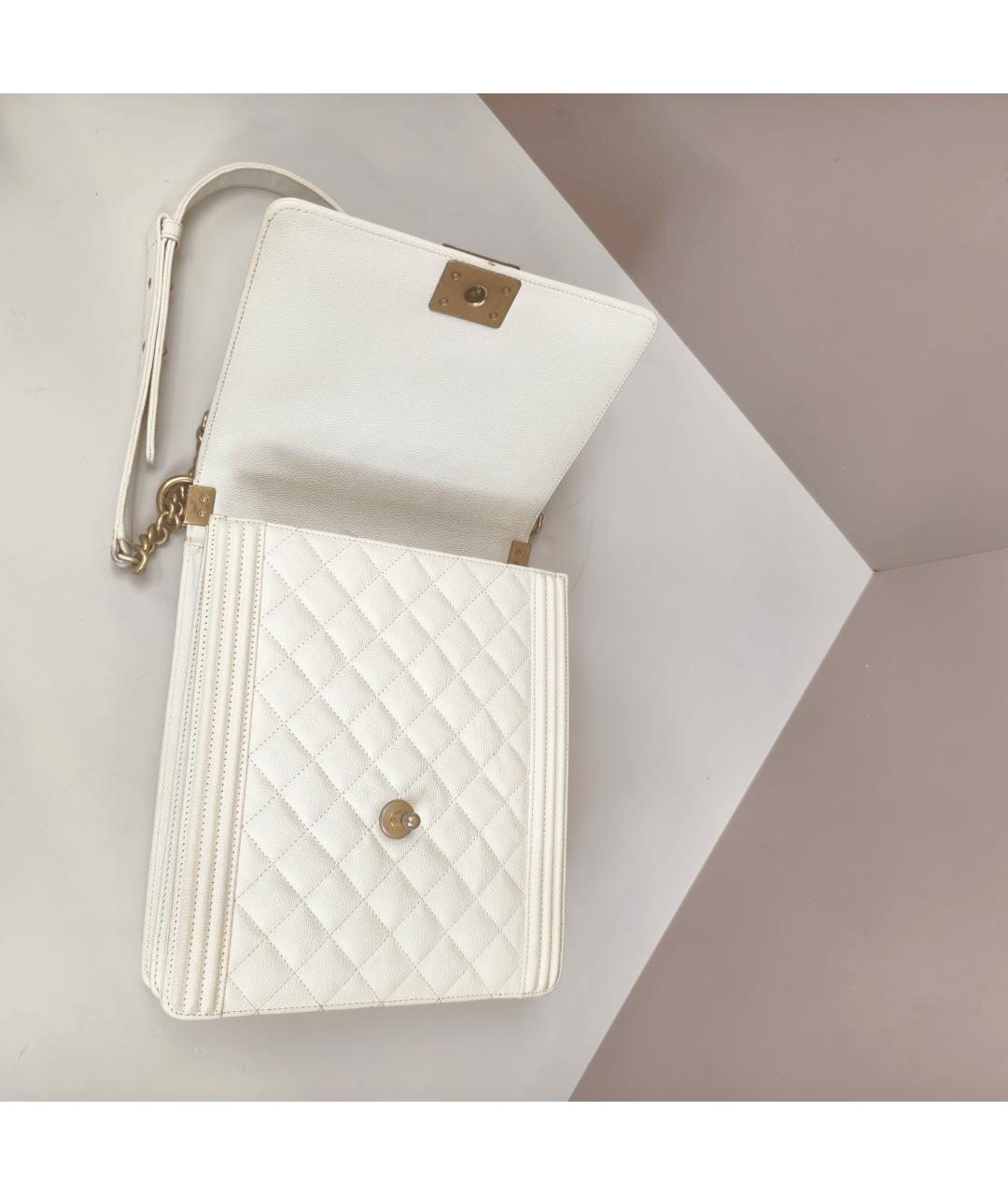 CHANEL Белая кожаная сумка через плечо, фото 5