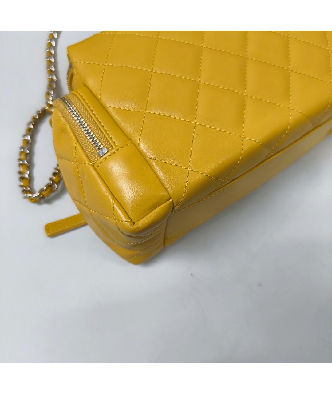 CHANEL Желтая кожаная сумка с короткими ручками, фото 5