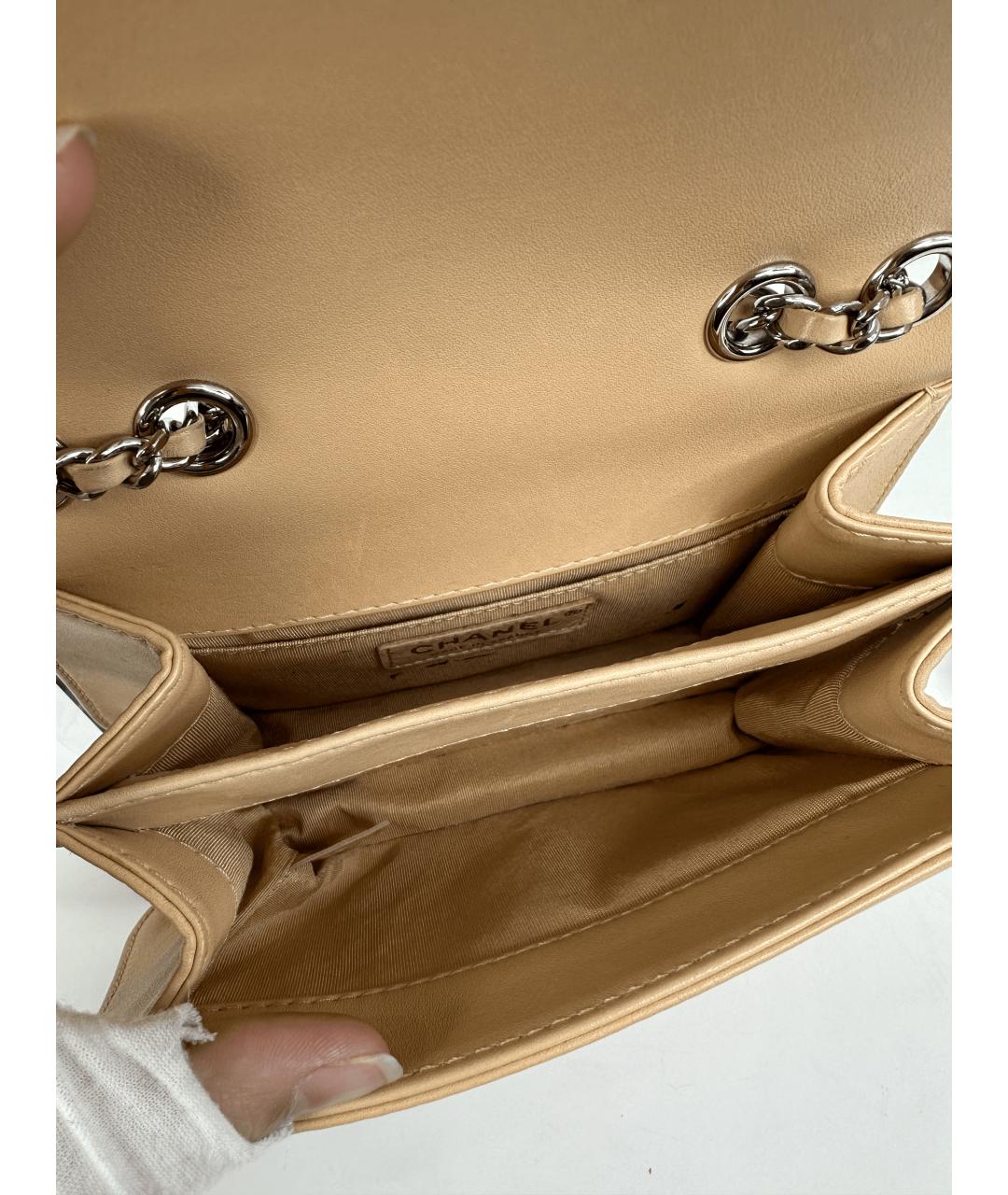 CHANEL Бежевая кожаная сумка через плечо, фото 6