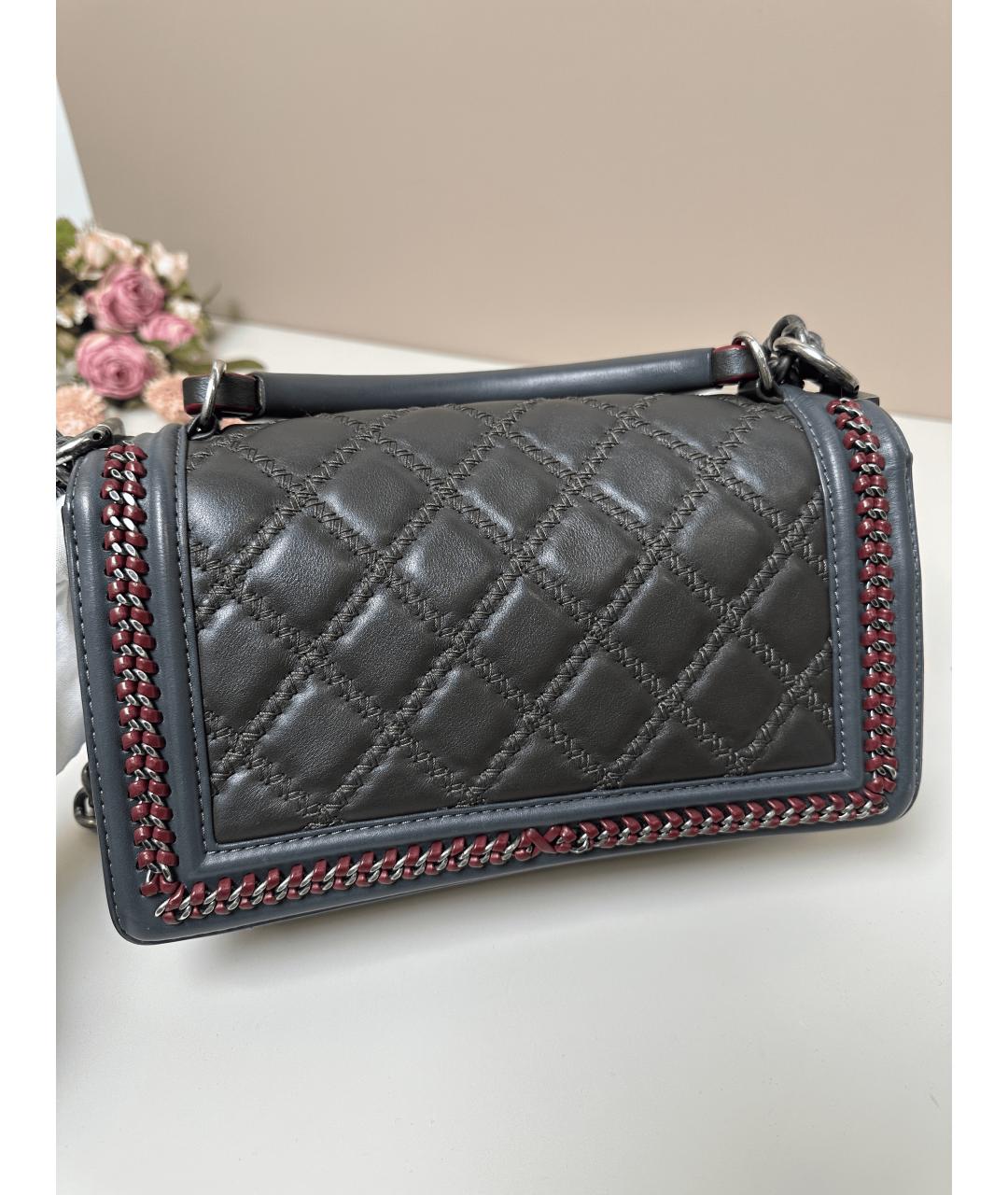 CHANEL Черная кожаная сумка с короткими ручками, фото 7