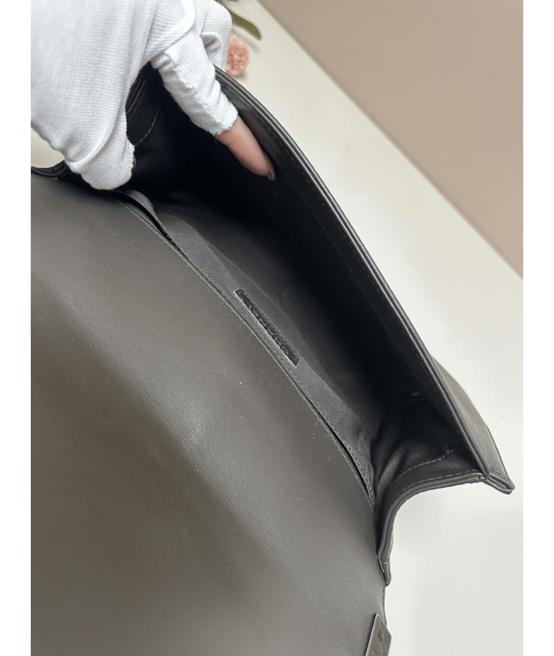 CHANEL Черная кожаная сумка с короткими ручками, фото 6