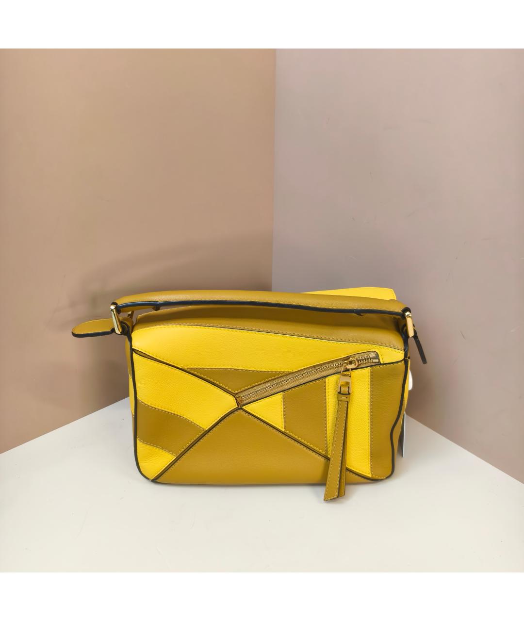 LOEWE Желтая кожаная сумка с короткими ручками, фото 10