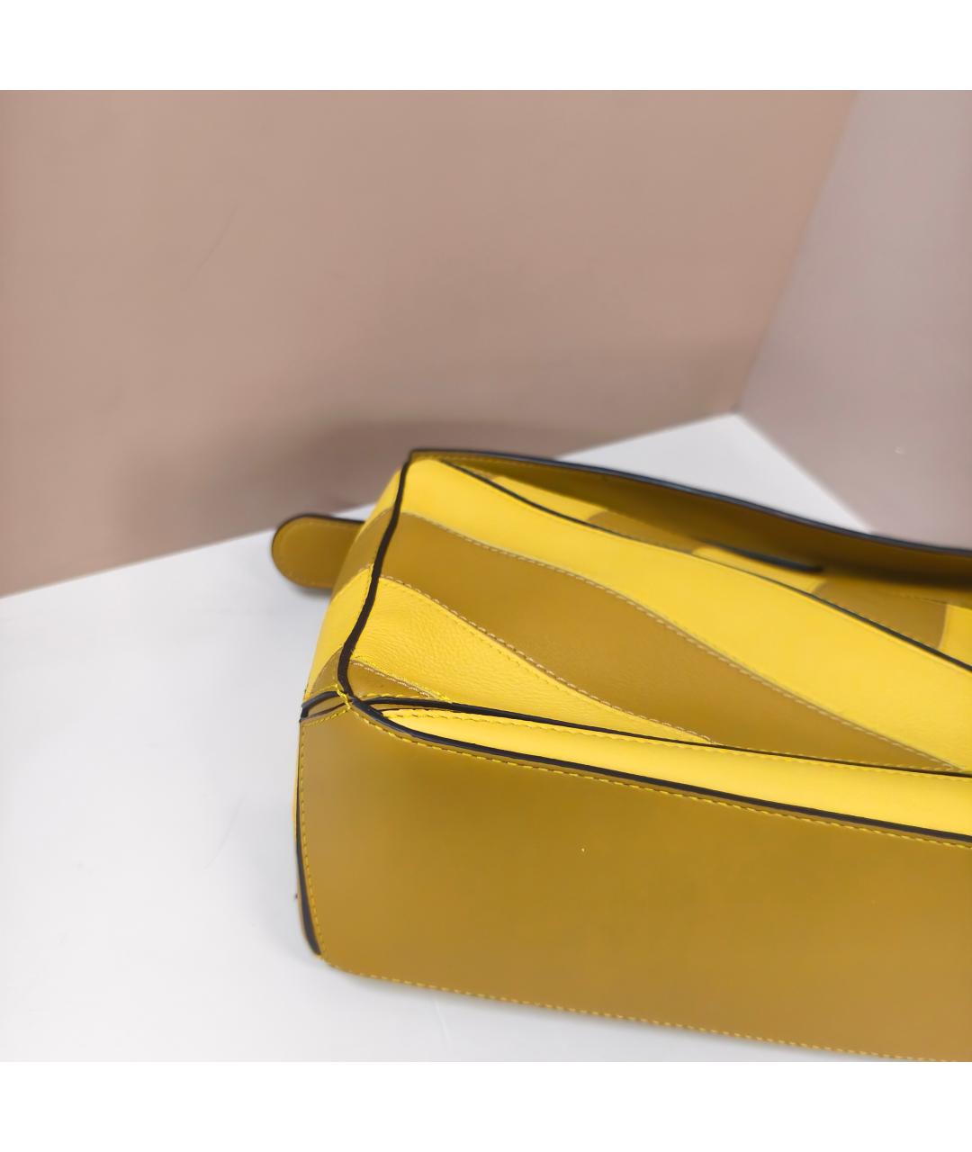 LOEWE Желтая кожаная сумка с короткими ручками, фото 6