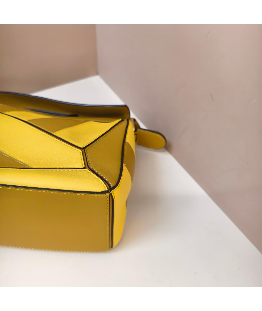 LOEWE Желтая кожаная сумка с короткими ручками, фото 7