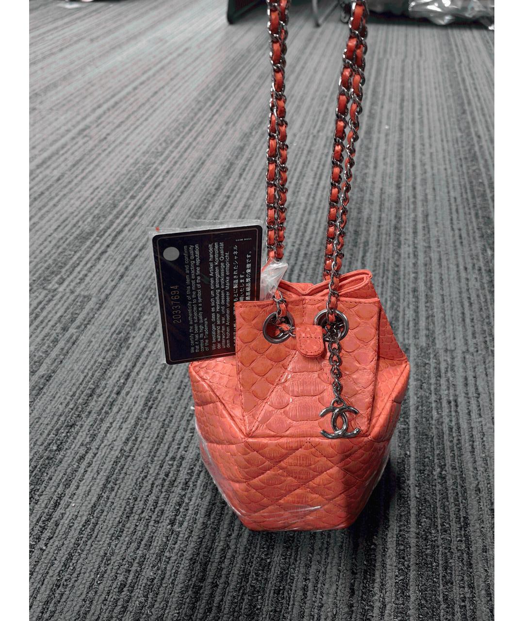 CHANEL Коралловая кожаная сумка через плечо, фото 5