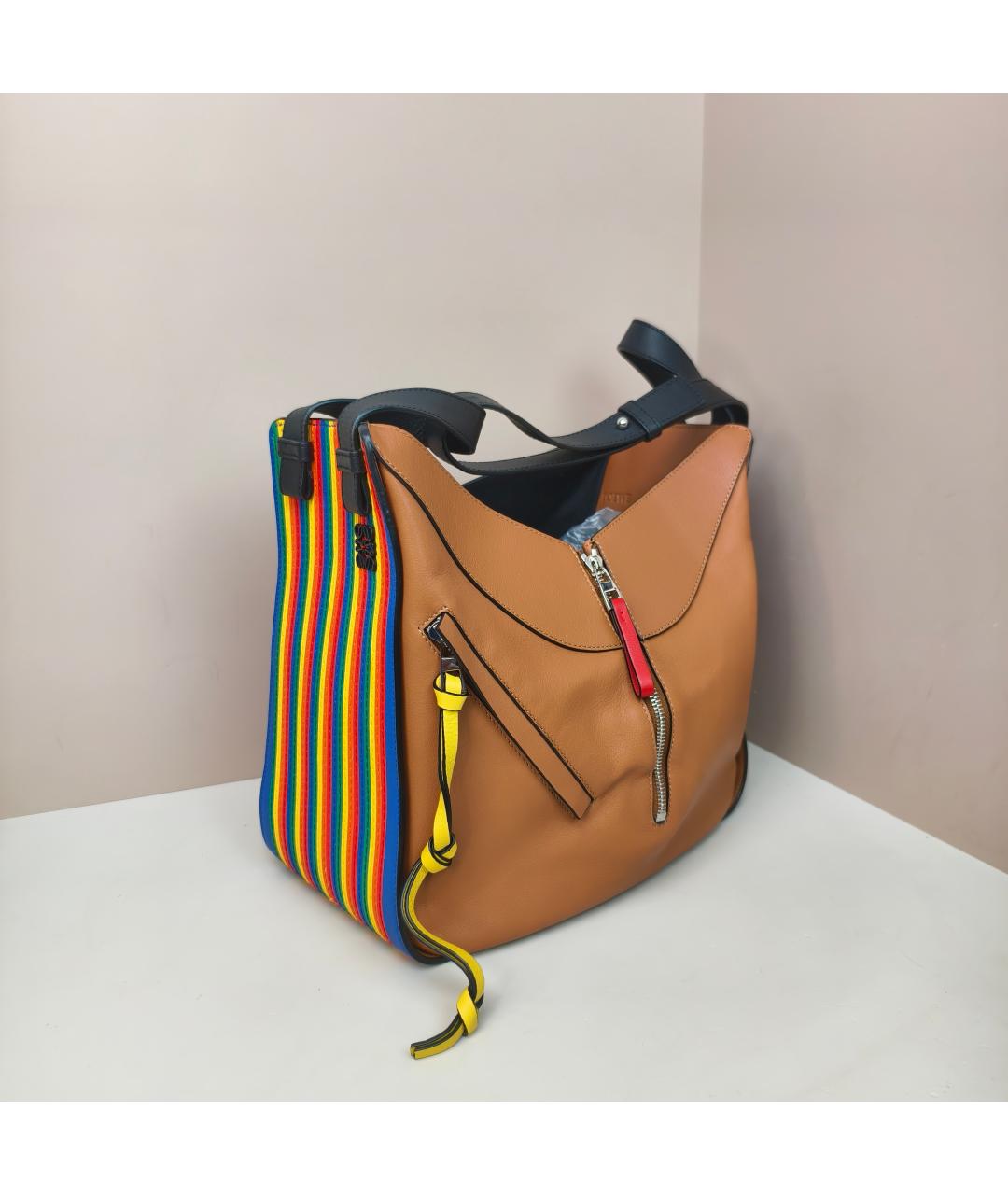 LOEWE Коричневая кожаная сумка через плечо, фото 4