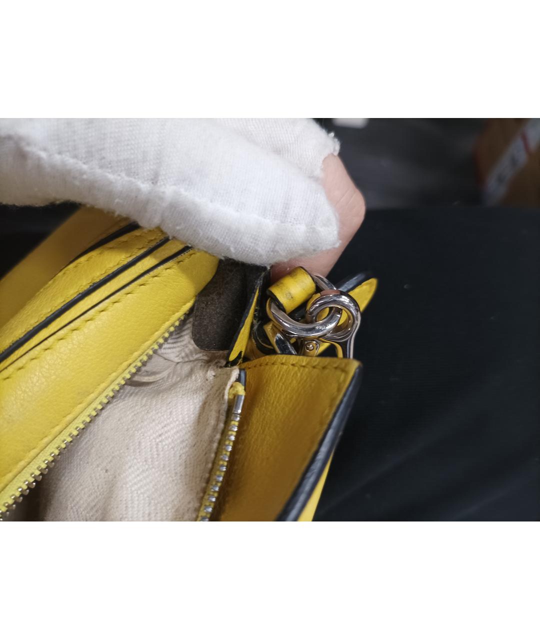 LOEWE Желтая кожаная сумка с короткими ручками, фото 3