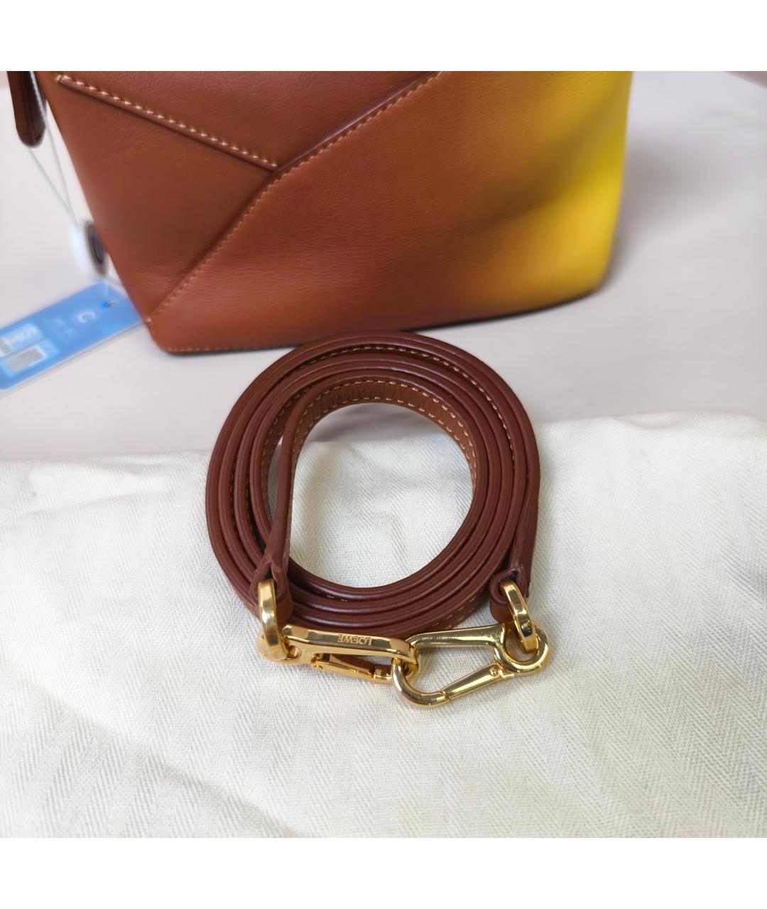 LOEWE Коричневая кожаная сумка с короткими ручками, фото 4