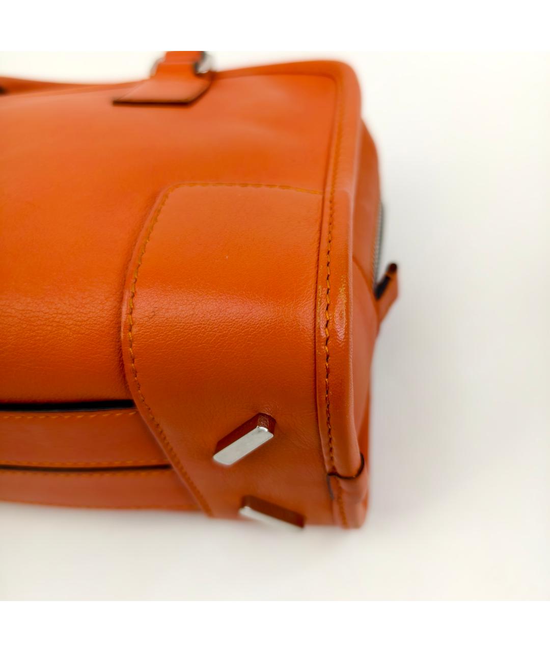 LOEWE Оранжевая кожаная сумка с короткими ручками, фото 2