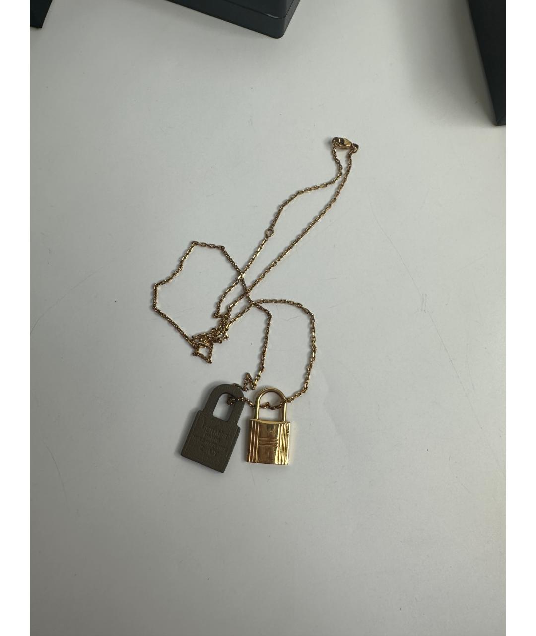 HERMES Золотая металлическая подвеска, фото 3