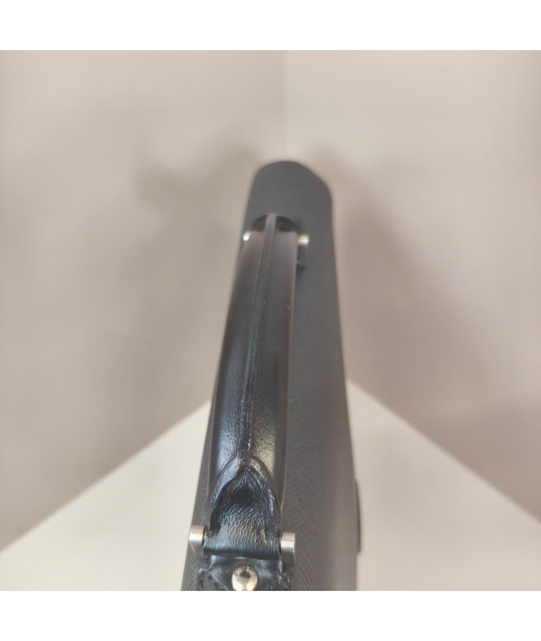 LOUIS VUITTON Черная кожаная сумка с короткими ручками, фото 9