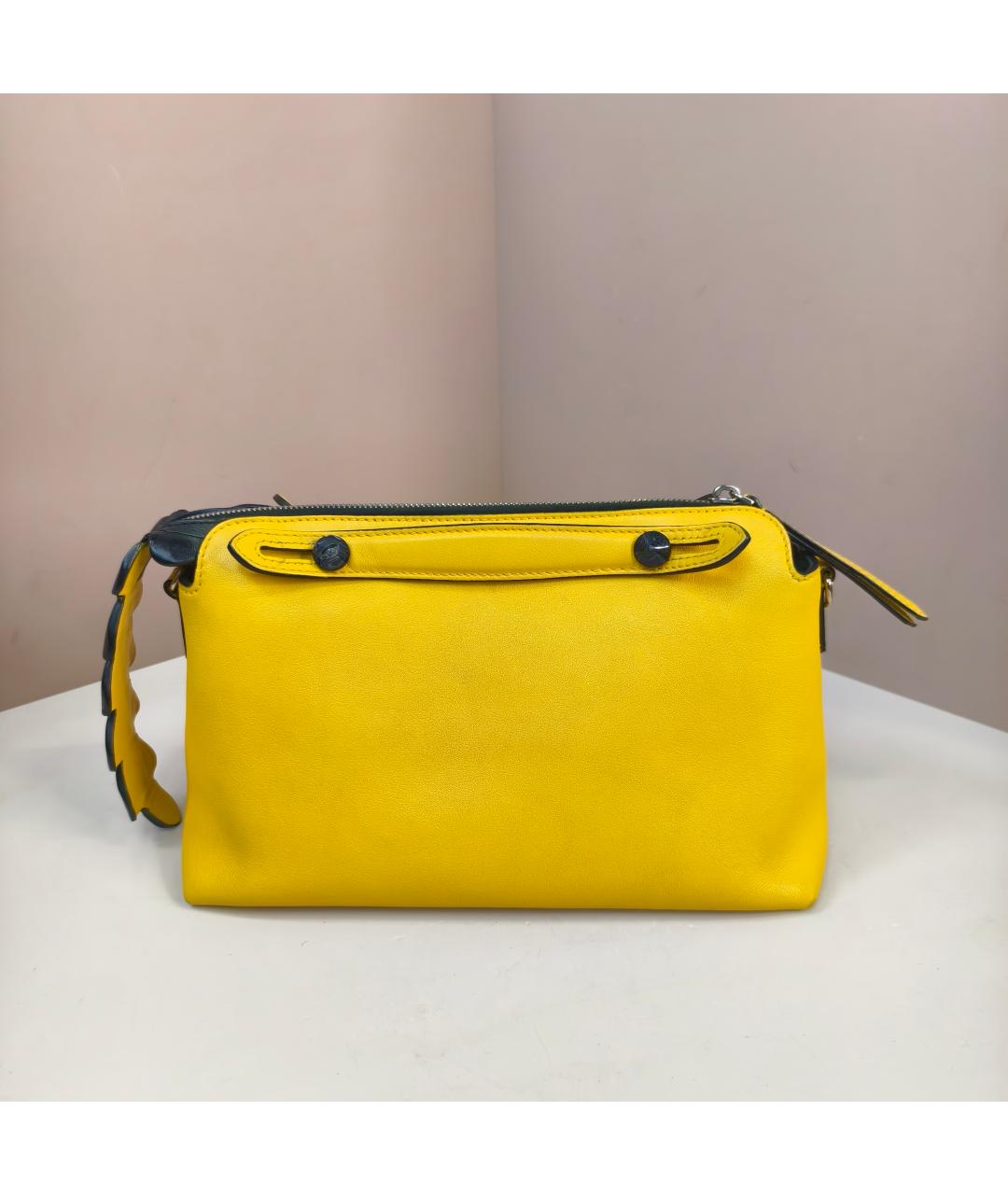 FENDI Желтая кожаная сумка через плечо, фото 4