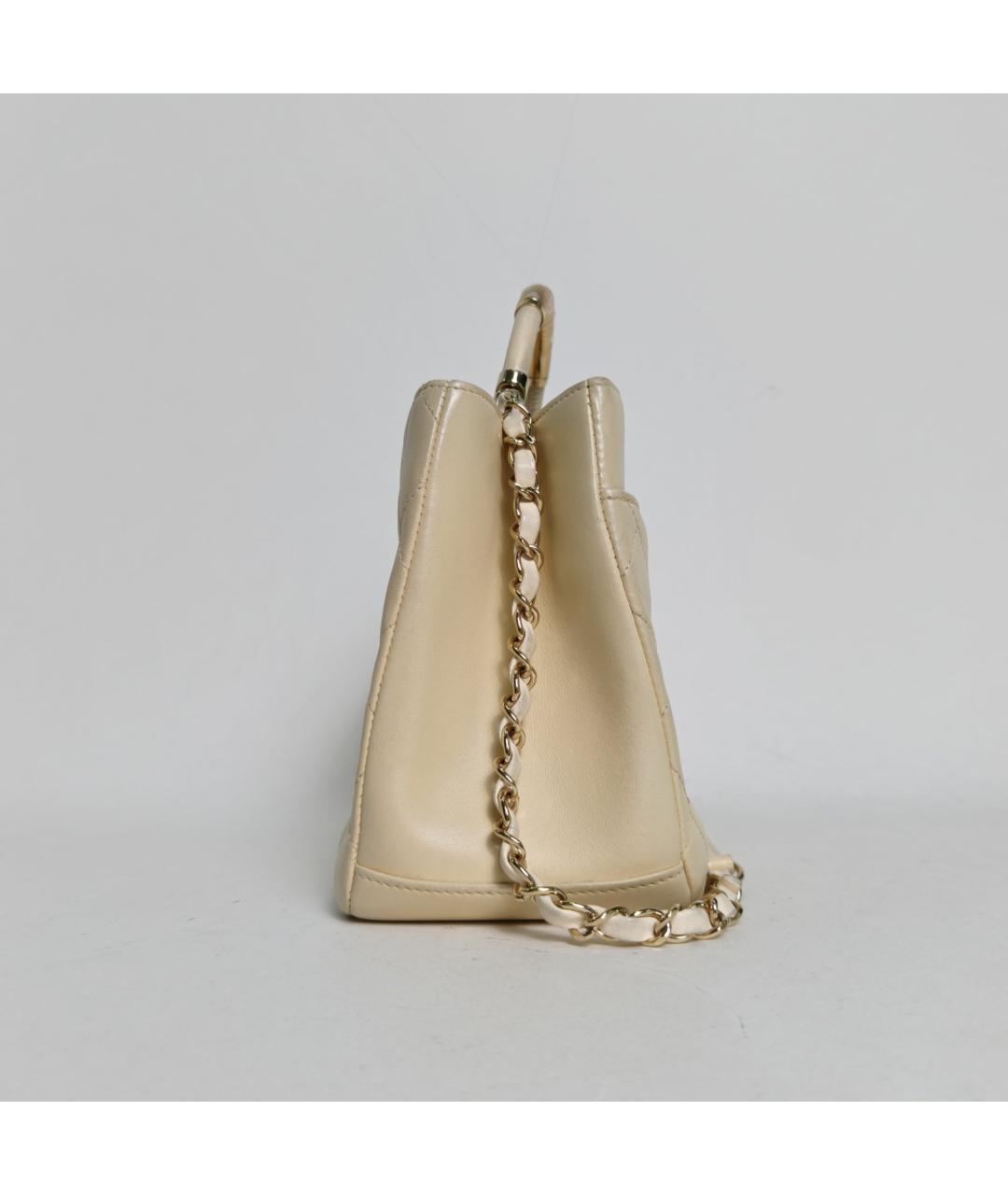 CHANEL Бежевая кожаная сумка с короткими ручками, фото 3