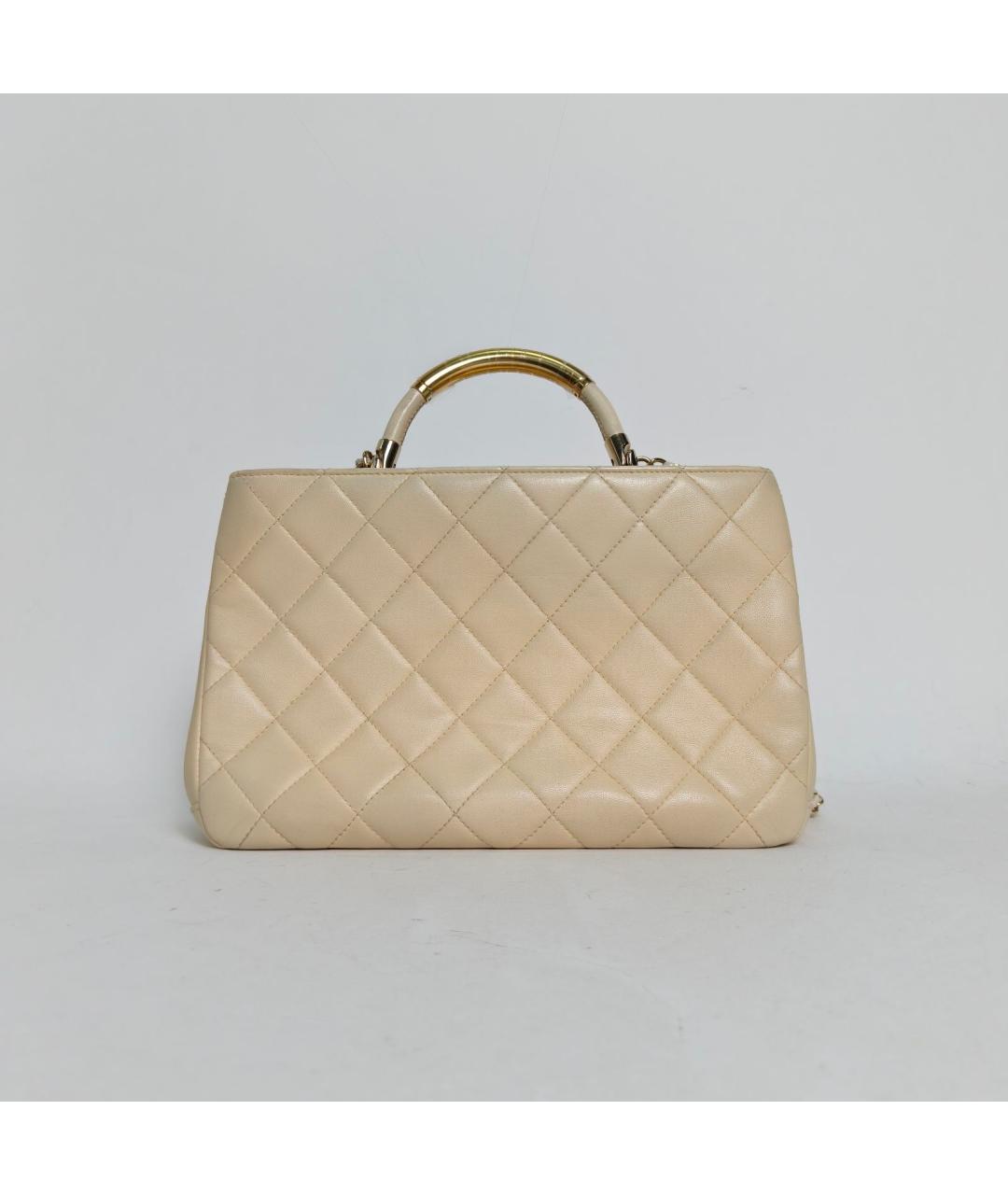 CHANEL Бежевая кожаная сумка с короткими ручками, фото 4