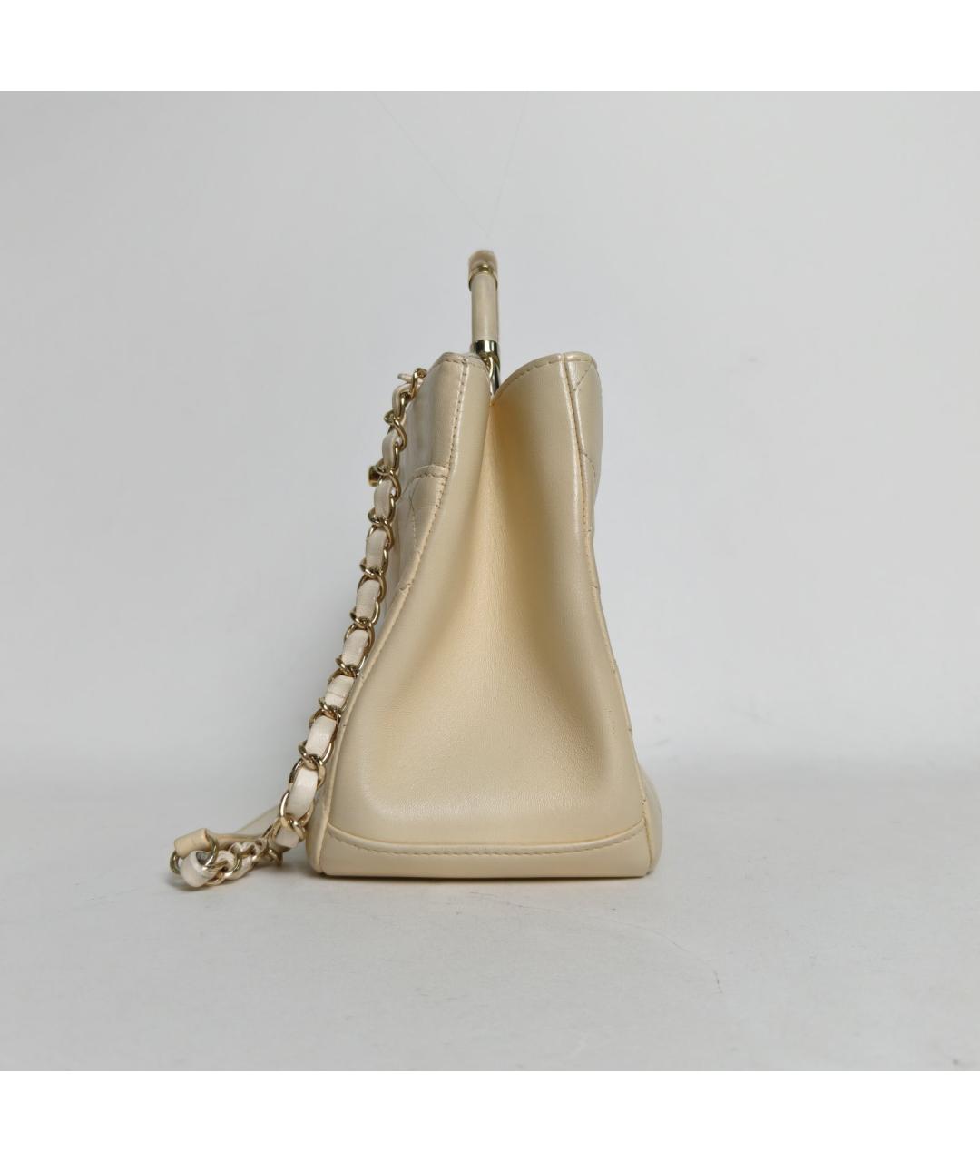 CHANEL Бежевая кожаная сумка с короткими ручками, фото 5