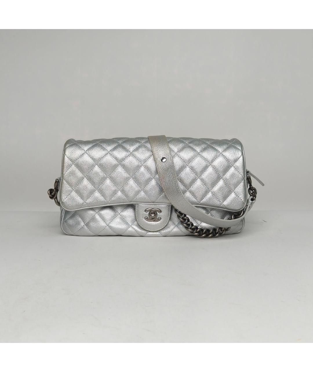 CHANEL Серебряная кожаная сумка через плечо, фото 2