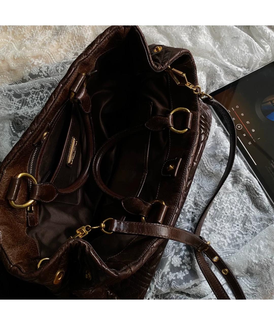 MIU MIU Коричневая кожаная сумка с короткими ручками, фото 4