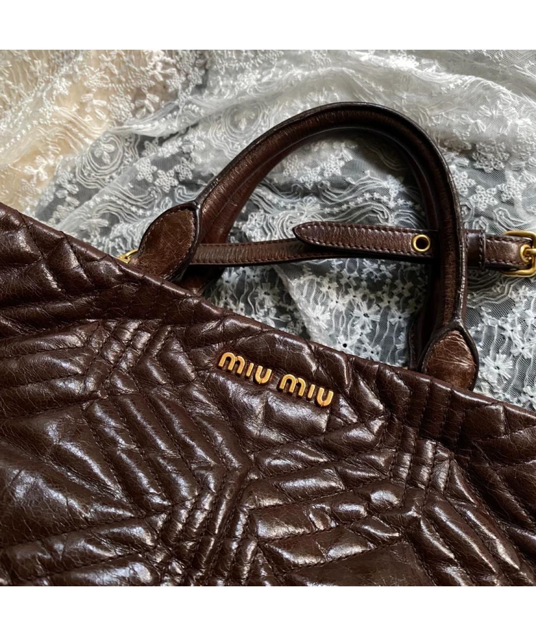 MIU MIU Коричневая кожаная сумка с короткими ручками, фото 2