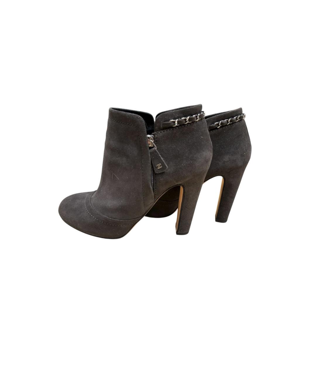 CHANEL Серые замшевые ботильоны, фото 5